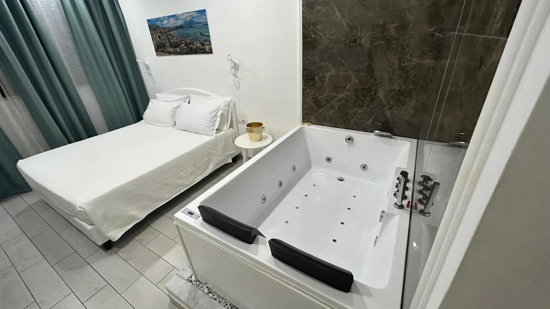Mergellina Amore E Fantasia Naples Guest house